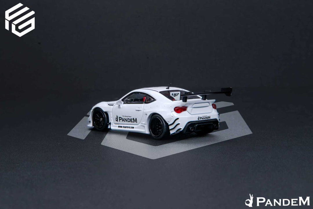 [Preorder] FG 1:64 Subaru BRZ Fully Open Pandem Modified Pearl White