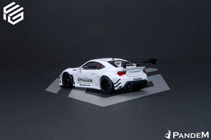 [Preorder] FG 1:64 Subaru BRZ Fully Open Pandem Modified Pearl White