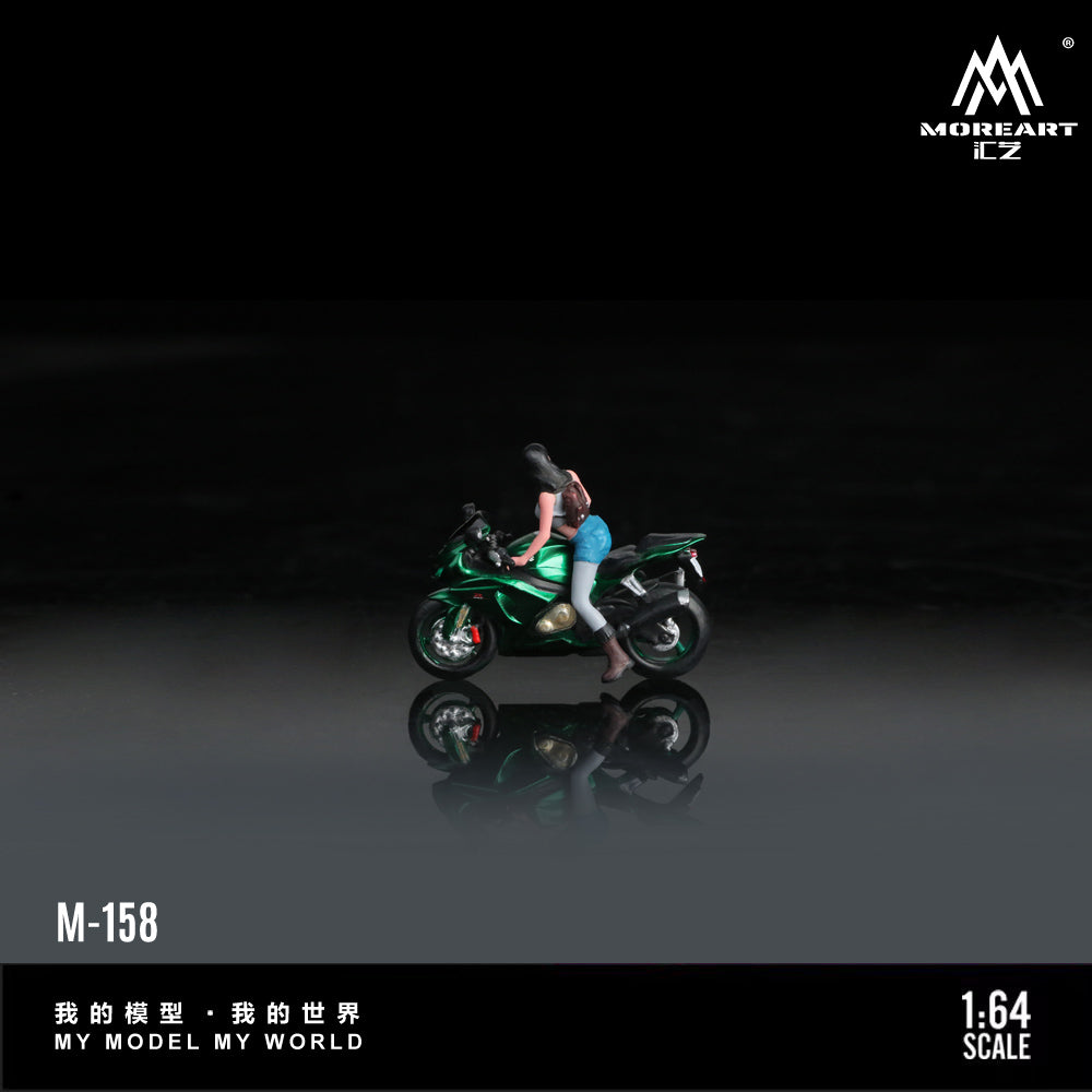 [Preorder] MoreArt 1:64 SUZUKI GREEN MAGIC MOTORCYCLE GIRL