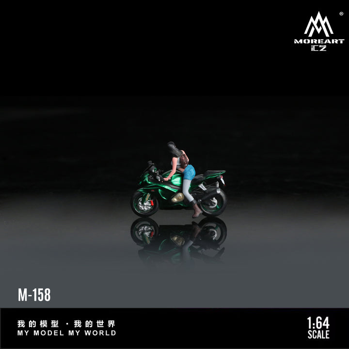 [Preorder] MoreArt 1:64 SUZUKI GREEN MAGIC MOTORCYCLE GIRL