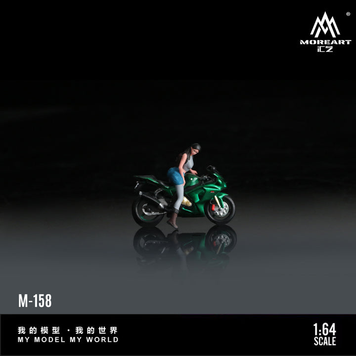 [Preorder] MoreArt 1:64 SUZUKI GREEN MAGIC MOTORCYCLE GIRL