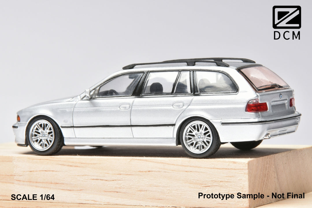 [Preorder] DCM 1:64 BMW M5 Open Cover Travel Version (3 Colours)
