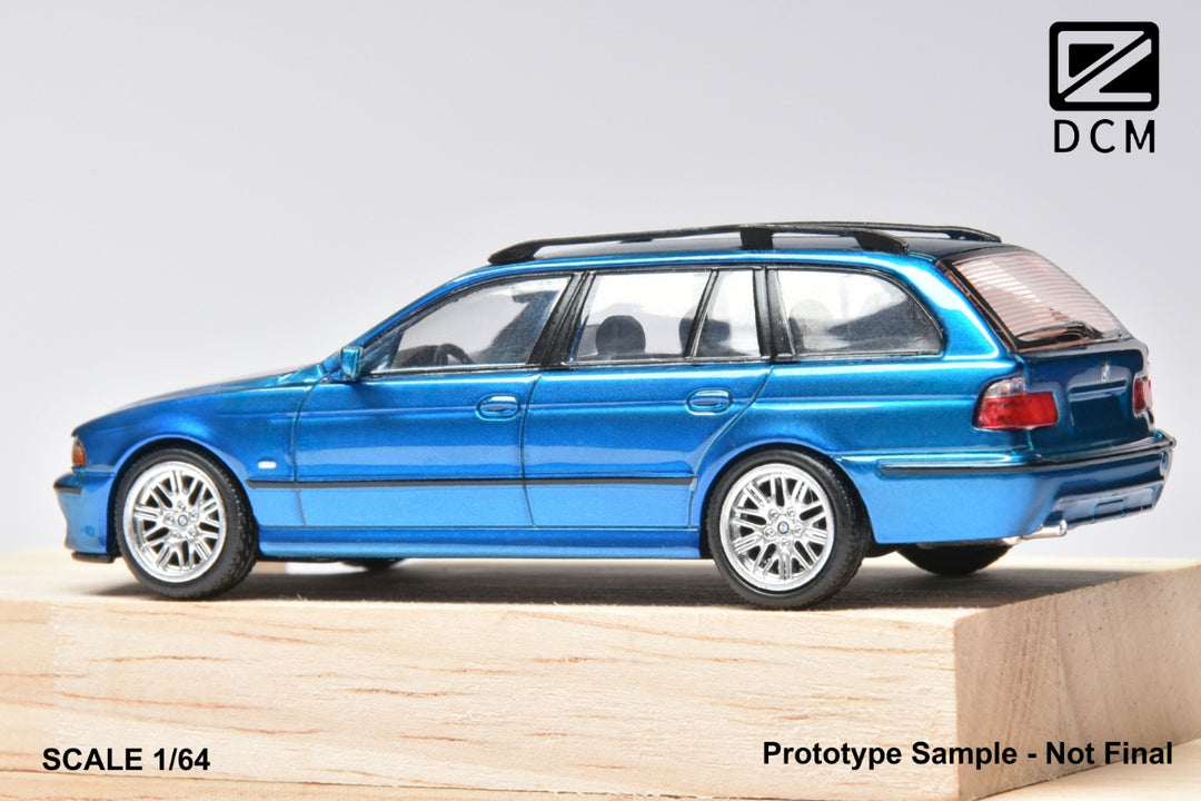 [Preorder] DCM 1:64 BMW M5 Open Cover Travel Version (3 Colours)