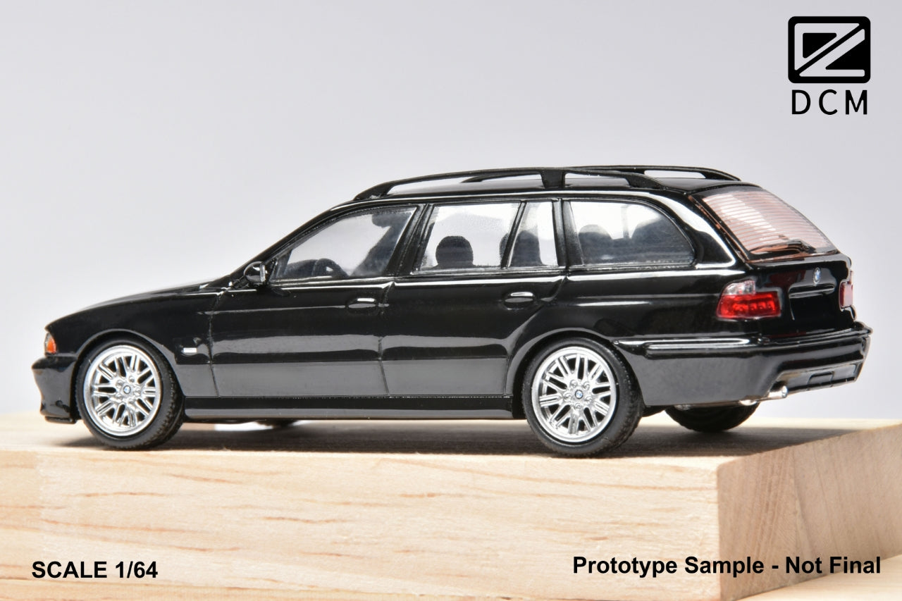 DCM 1:64 BMW e39 M5 Open Cover Travel Version (3 Colours