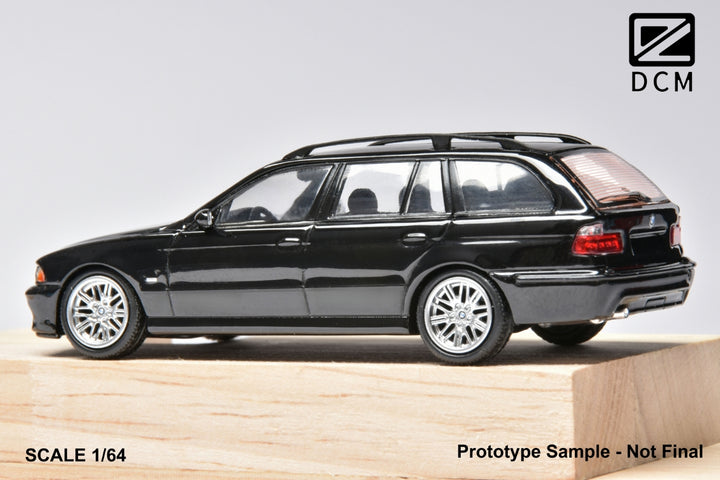 [Preorder] DCM 1:64 BMW M5 Open Cover Travel Version (3 Colours)