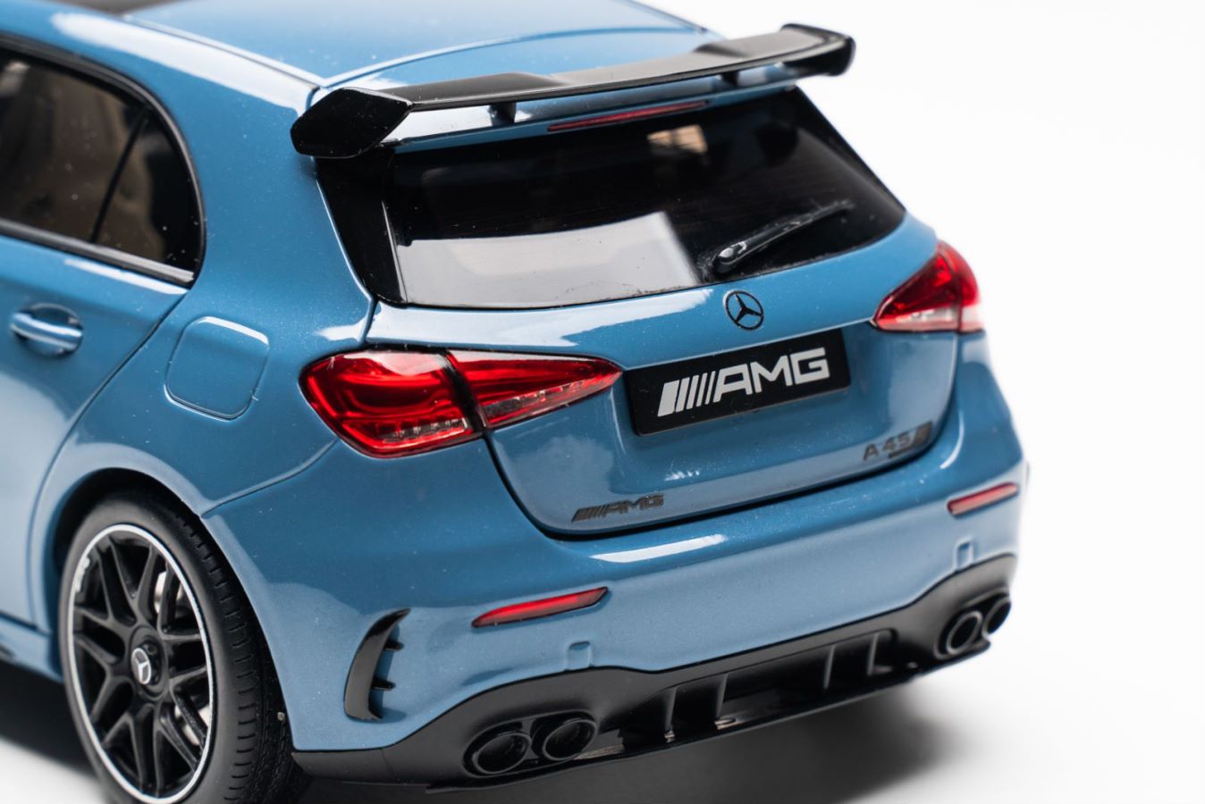 AMG A45 １\18ミニカー NZG 1/18 Scale Mercedes-Benz AMG A45 S 2023 Black Diecast