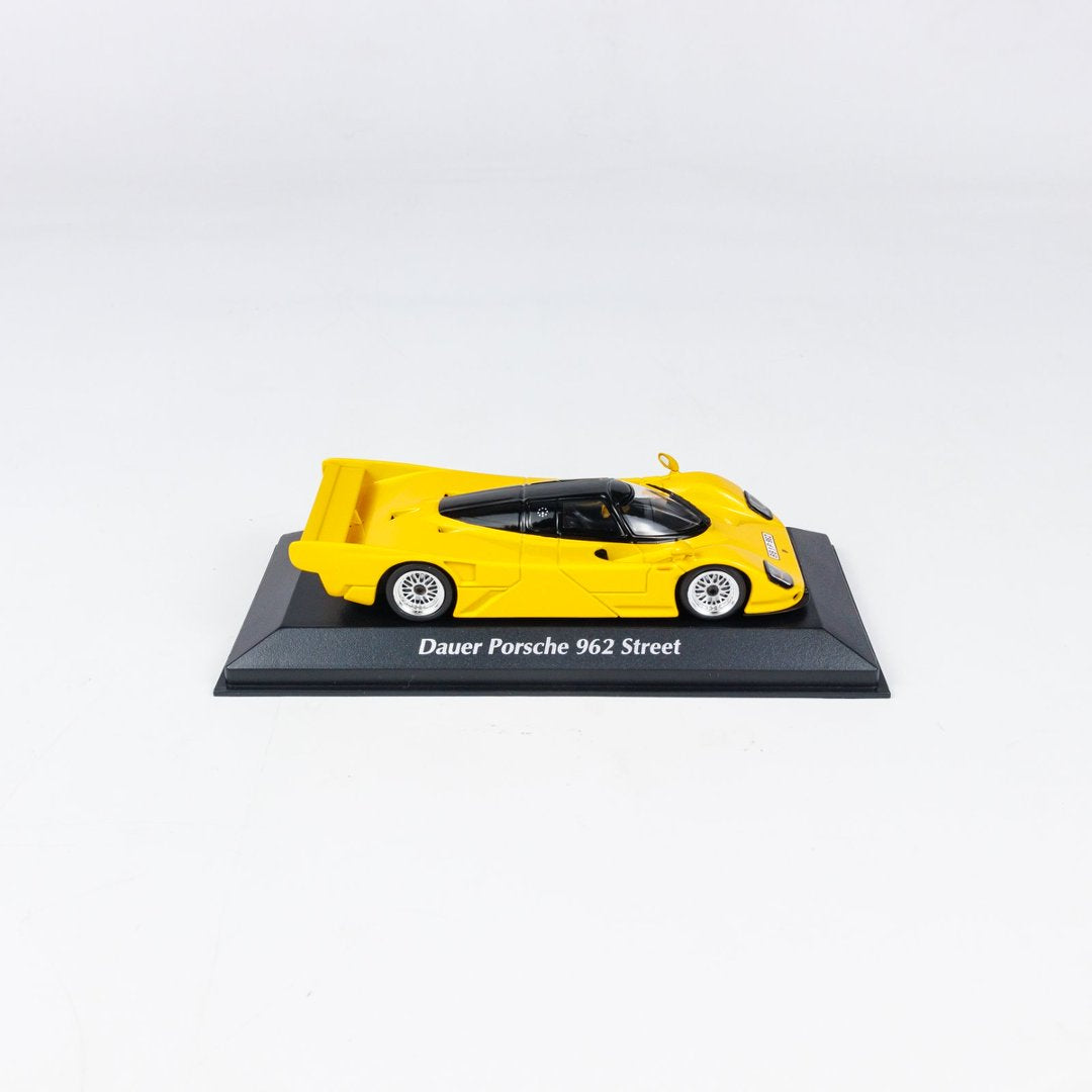 MINICHAMPS 1:43 PORSCHE DAUER 962 GT - 1994 - YELLOW 940064000
