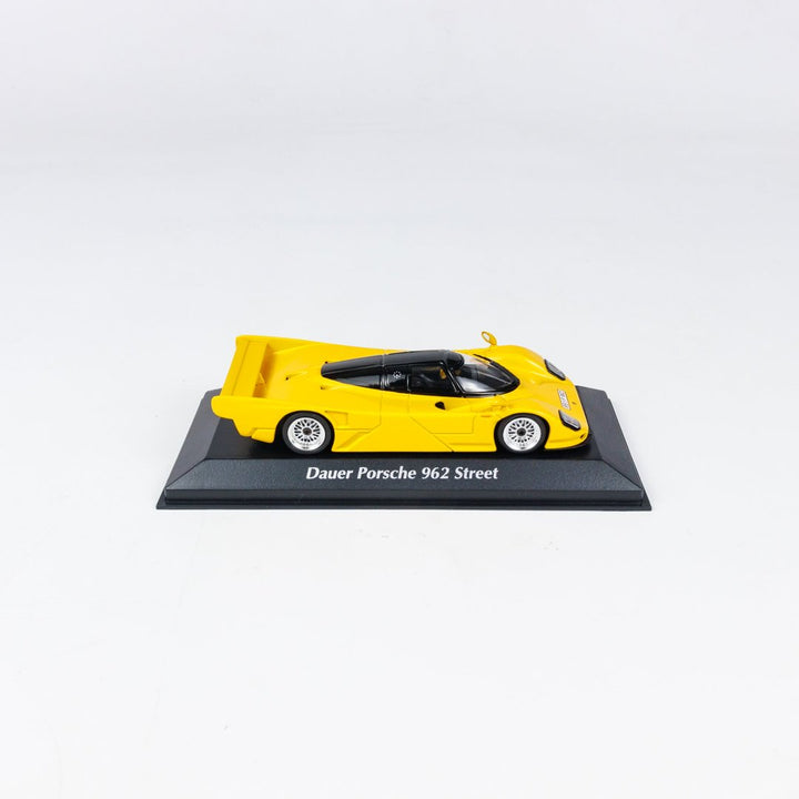 MINICHAMPS 1:43 PORSCHE DAUER 962 GT - 1994 - YELLOW 940064000