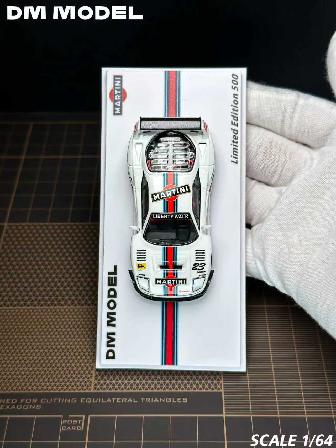 Preorder] DM Model 1:64 LBWK Ferrari F40 White (2 Versions