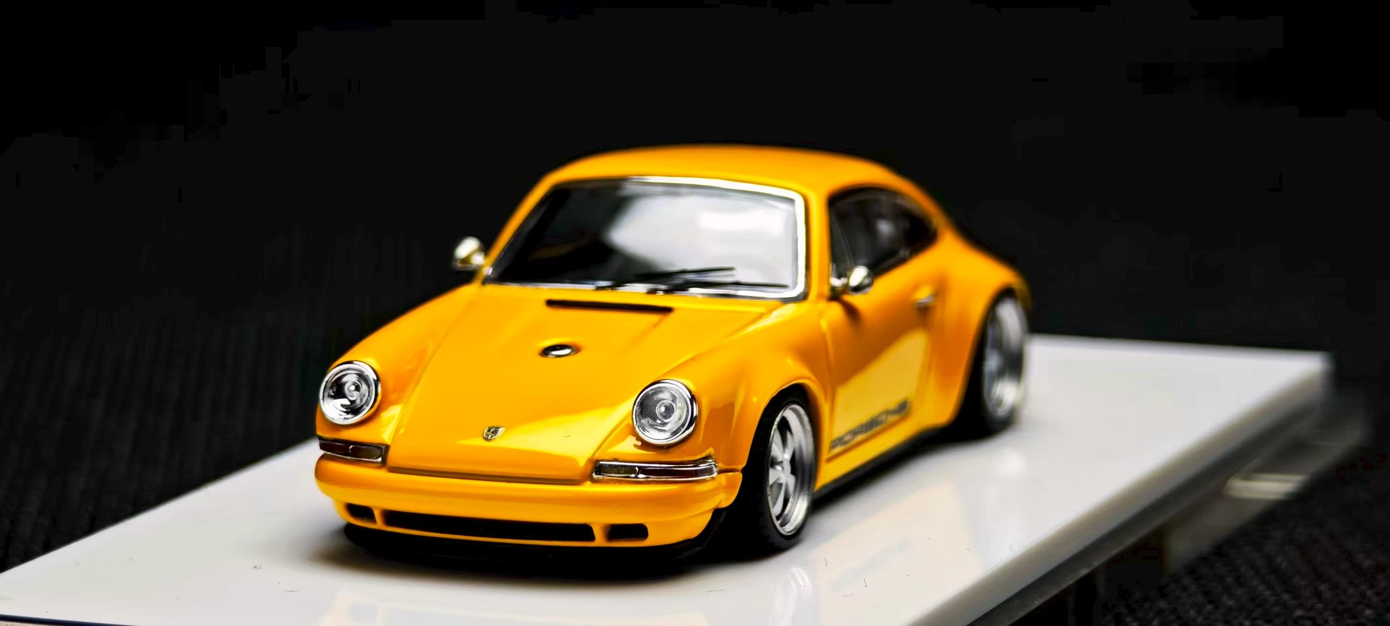 Zincit Model singer coupe 1/64 イエロー Preorder] Zincit Model 1:64 Porsche Singer Coupe (2 Colours