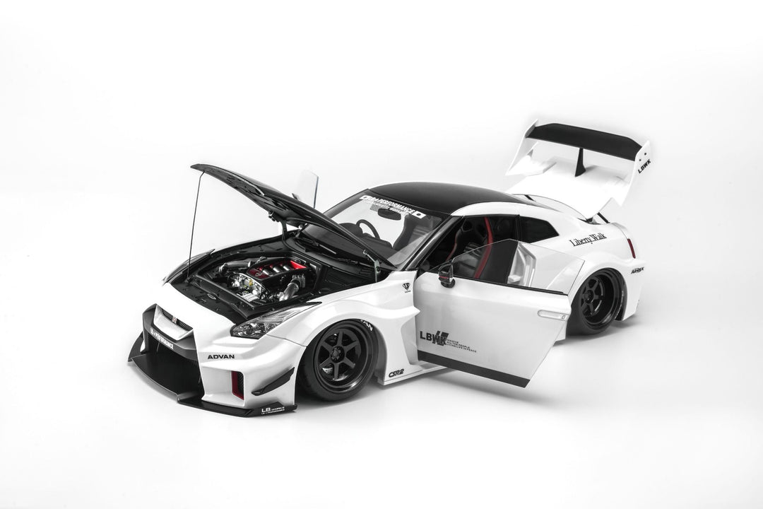 [Preorder] MOTORHELIX 1:18 LB-SILHOUETTE WORKS GT NISSAN 35GT-RR VER.2 (2 Colours) M80803/ M80801