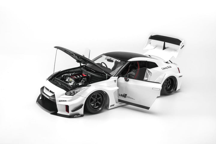 [Preorder] MOTORHELIX 1:18 LB-SILHOUETTE WORKS GT NISSAN 35GT-RR VER.2 (2 Colours) M80803/ M80801