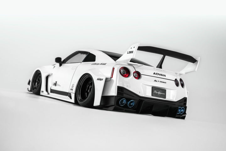 [Preorder] MOTORHELIX 1:18 LB-SILHOUETTE WORKS GT NISSAN 35GT-RR VER.2 (2 Colours) M80803/ M80801