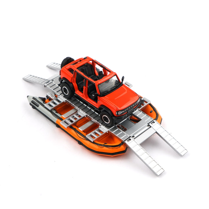 [Preorder] XCARTOYS 1:64 Ford Bronco Gen6 - Orange with all terrain crossing gear set X32-02