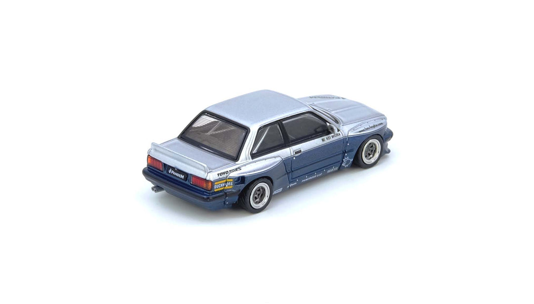 [Preorder] Inno64 1:64 BMW PANDEM E30 M3 Silver/Blue IN64-E30P-SILBLU