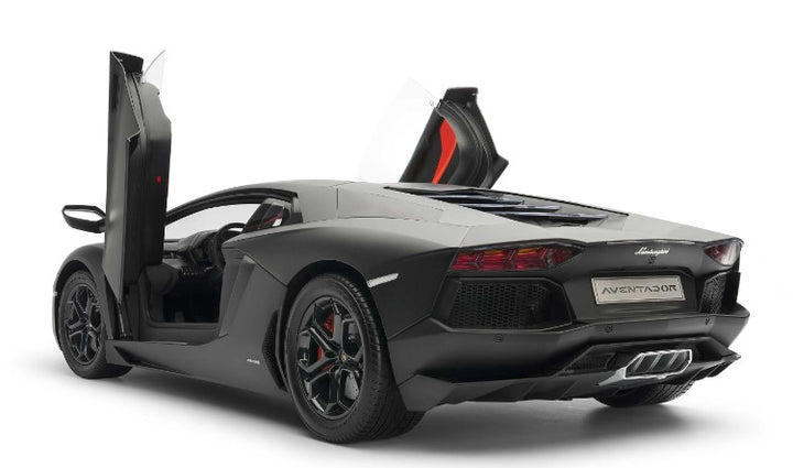 [Preorder] Pocher 1:8 Model Kits Lamborghini Aventador LP 700-4 Roadster Nero Nemesis