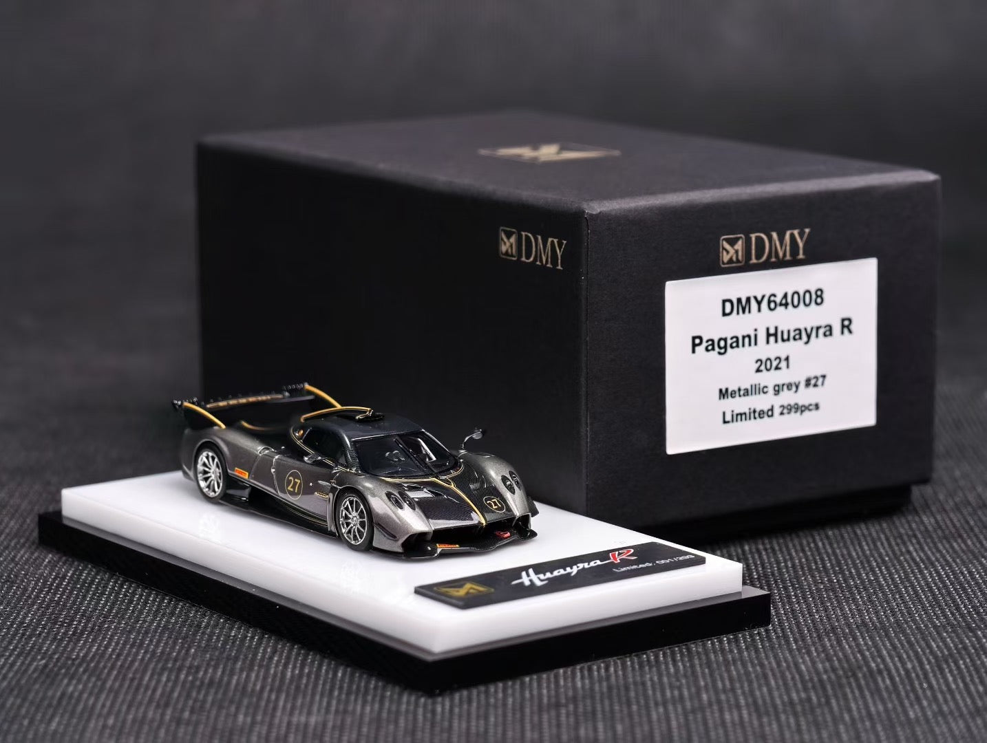 Preorder] DMY 1:64 Pagani Huayra R (2 Colours) DMY64007