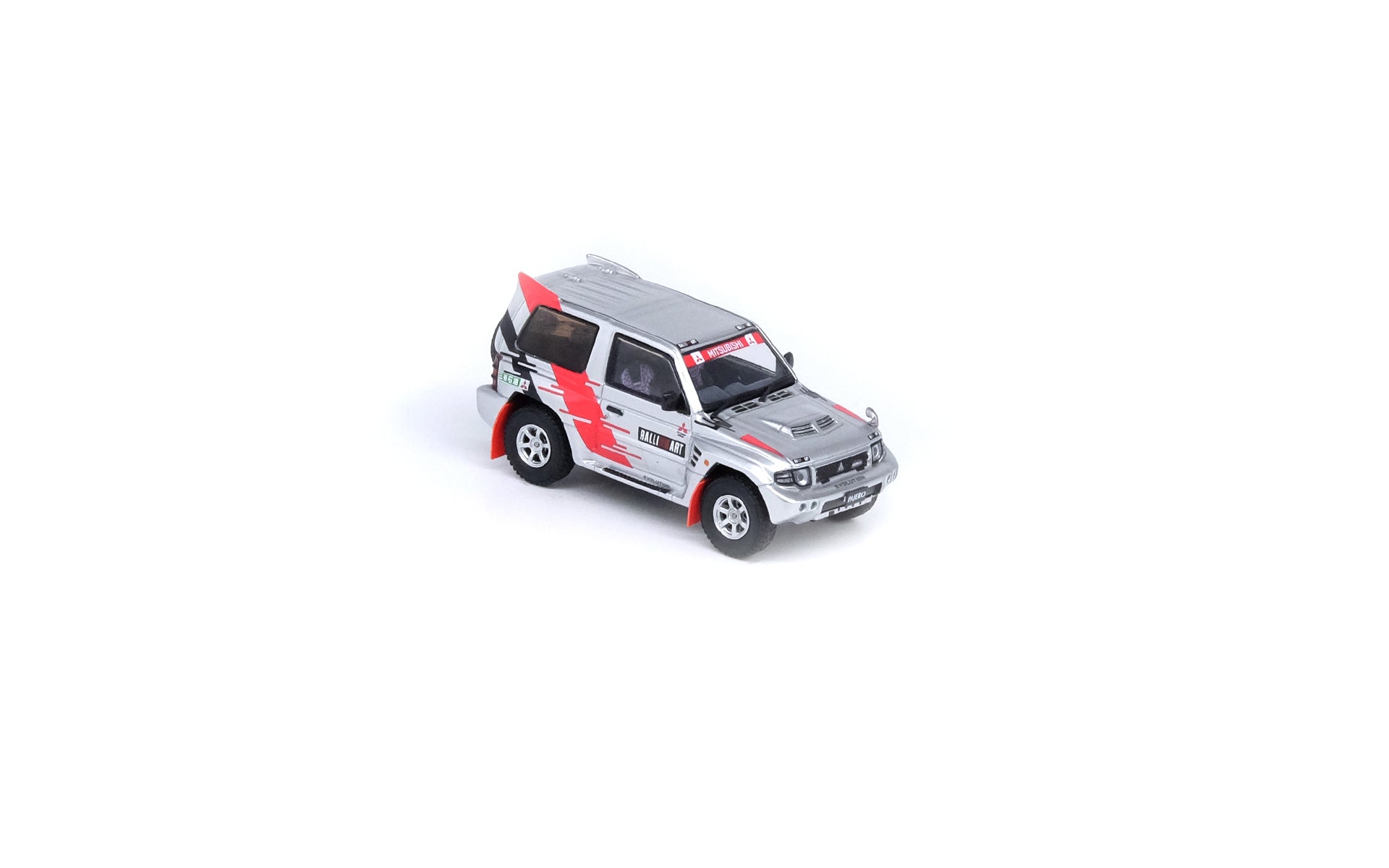 Inno64 1:64 Mitsubishi Pajero Evolution 
