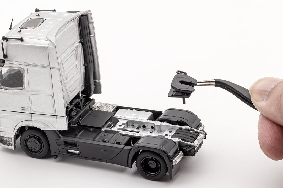 Modellino GCD 1:64 MB Actros Con Rimorchio Doppio Ponte – Argento, LHD – Con Custodia E Scatola - Foto 3