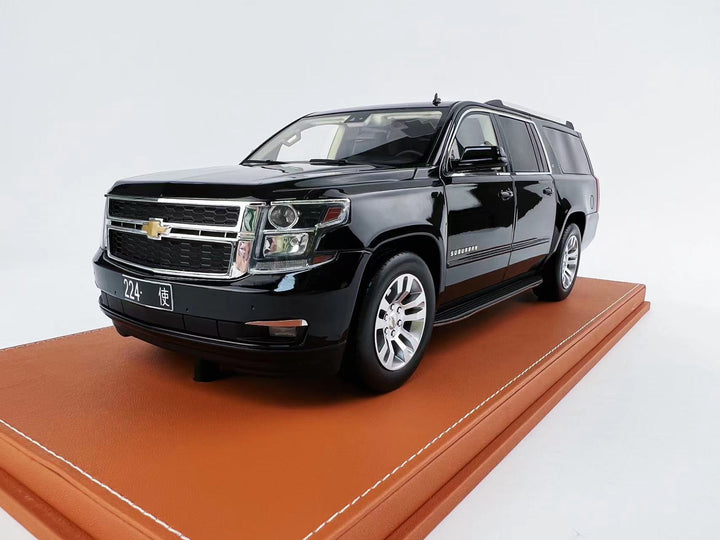 Vehicle Art 1:18 2015 Chevrolet Chevy Suburban (Black with Silver Wheels)