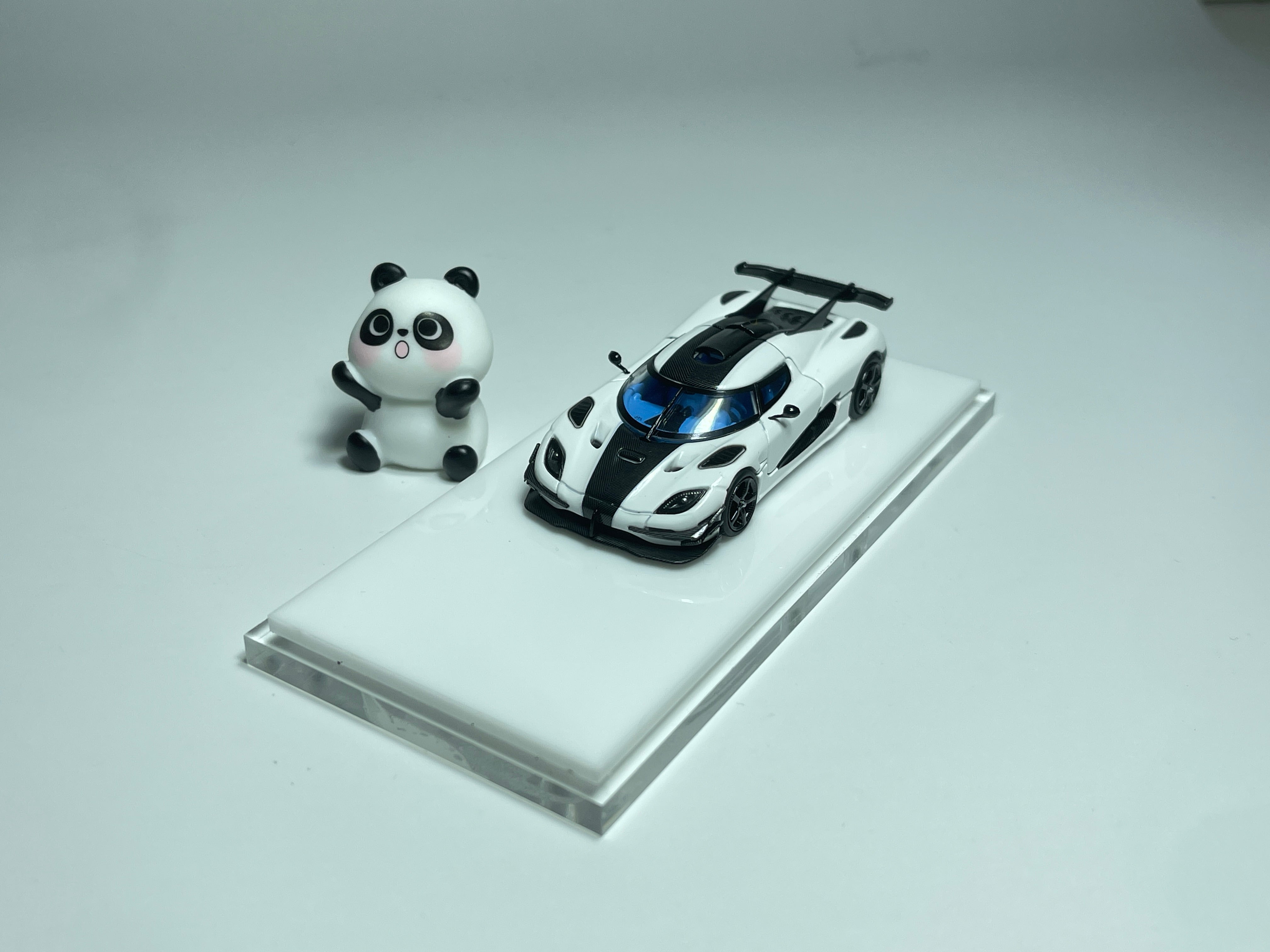 Fine works 1:64 Koenigsegg Panda Limited Edition – Horizon Diecast