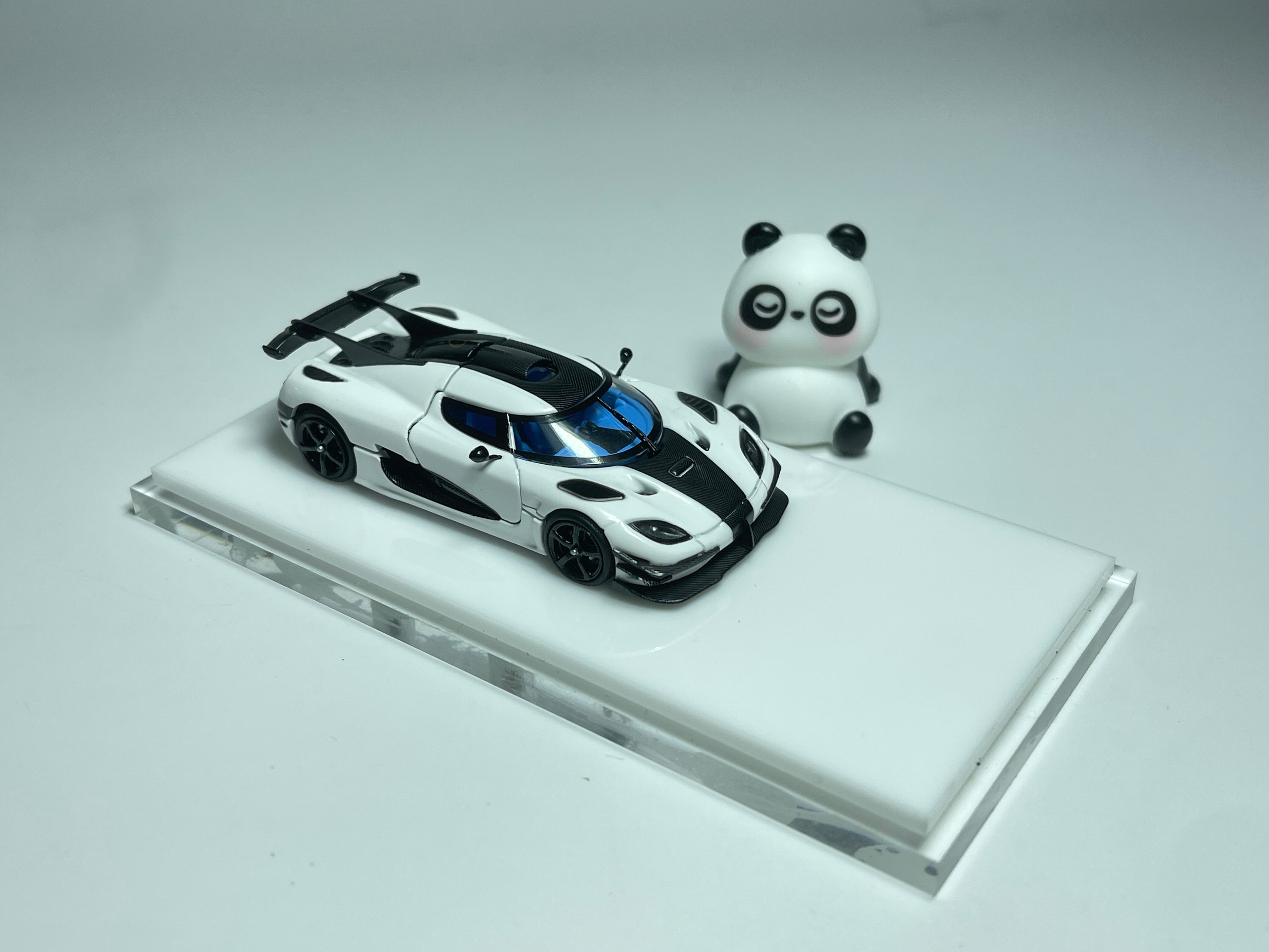 Fine works 1:64 Koenigsegg Panda Limited Edition – Horizon Diecast