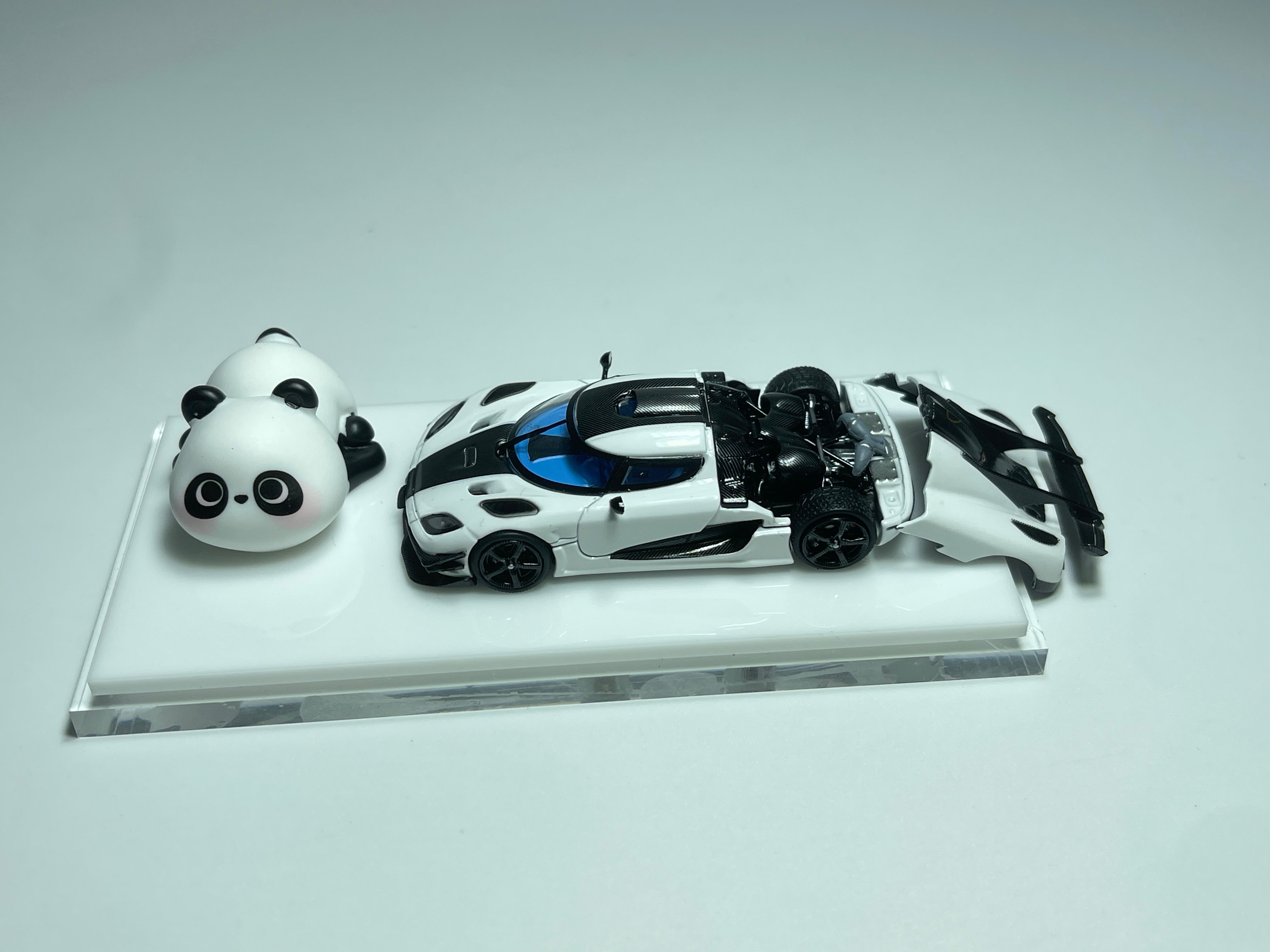 Fine works 1:64 Koenigsegg Panda Limited Edition – Horizon Diecast