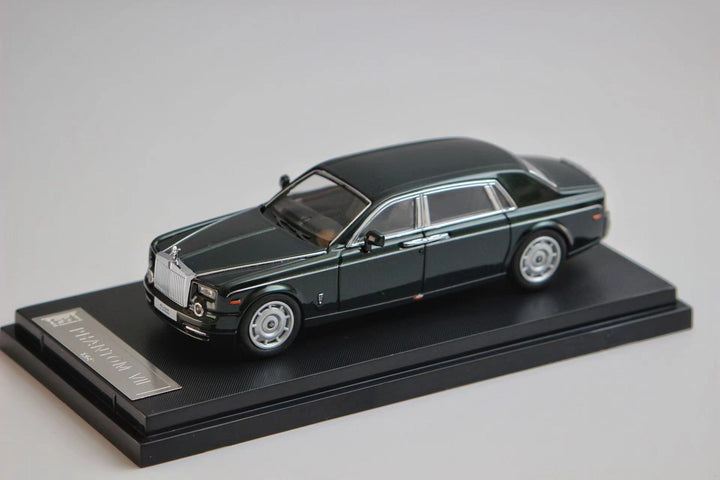 Street Warrior 1:64 Rolls-Royce Phantom VII (4 Colors)