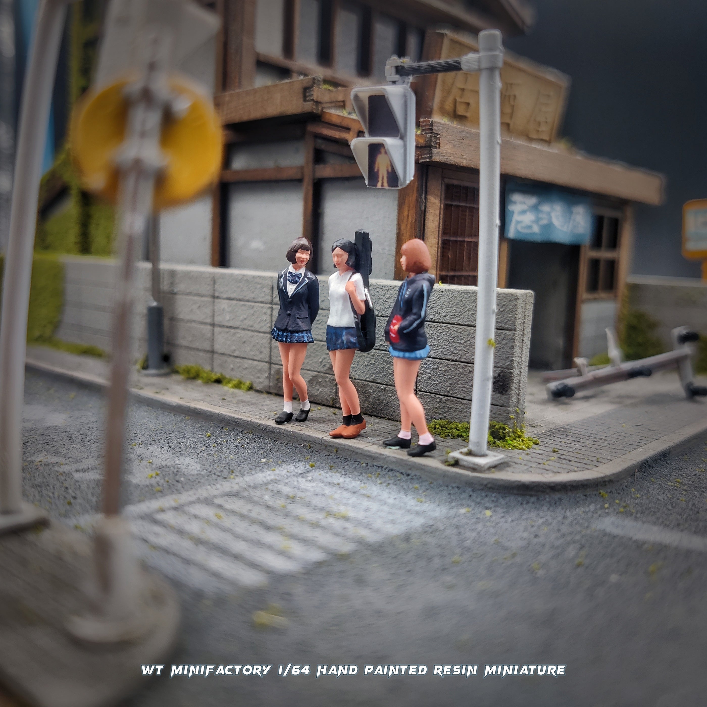 WT Minifactory 1:64 Short hair girl trio figure set – Horizon Diecast