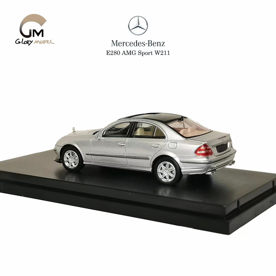 [Preorder] Glory Model 1:64 Mercedes-Benz E280 AMG sport W211 (2 Colors)