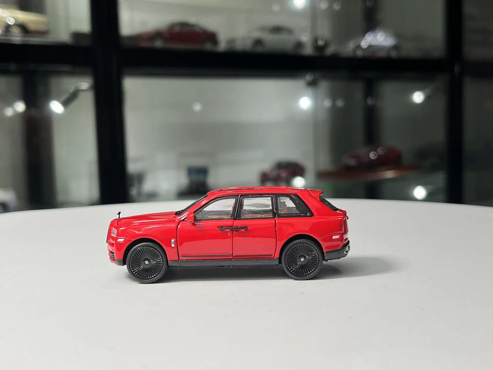 DCM 1:64 Rolls Royce Cullinan Pink/ Red – Horizon Diecast