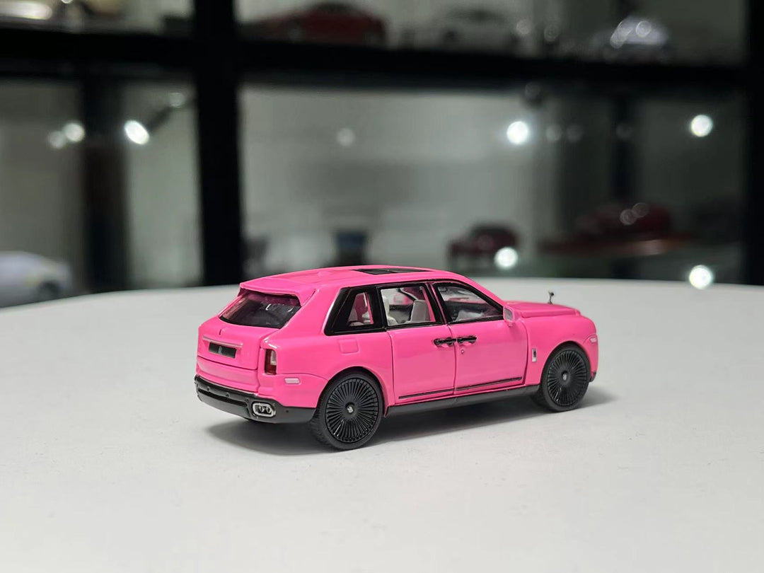 DCM 1:64 Rolls Royce Cullinan Pink/ Red