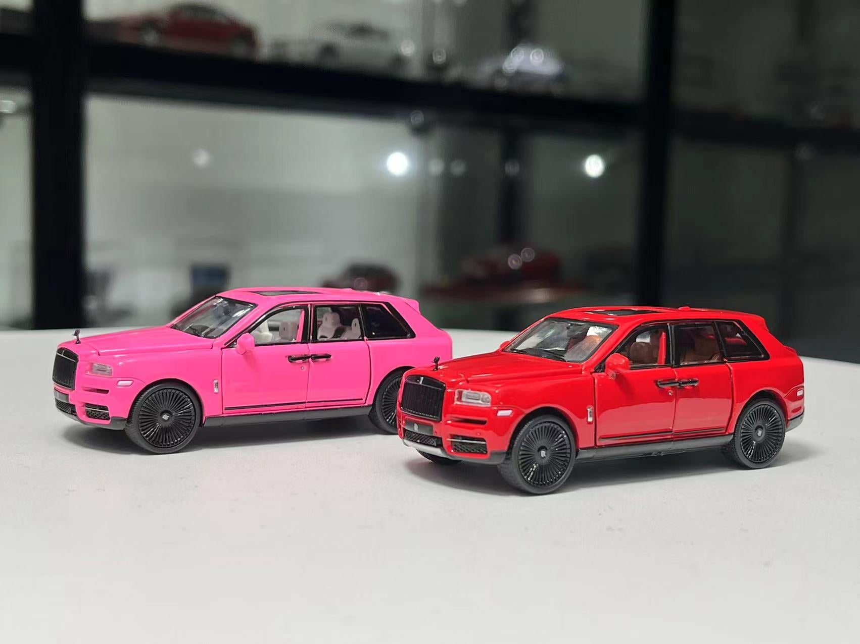 DCM 1:64 Rolls Royce Cullinan Pink/ Red – Horizon Diecast