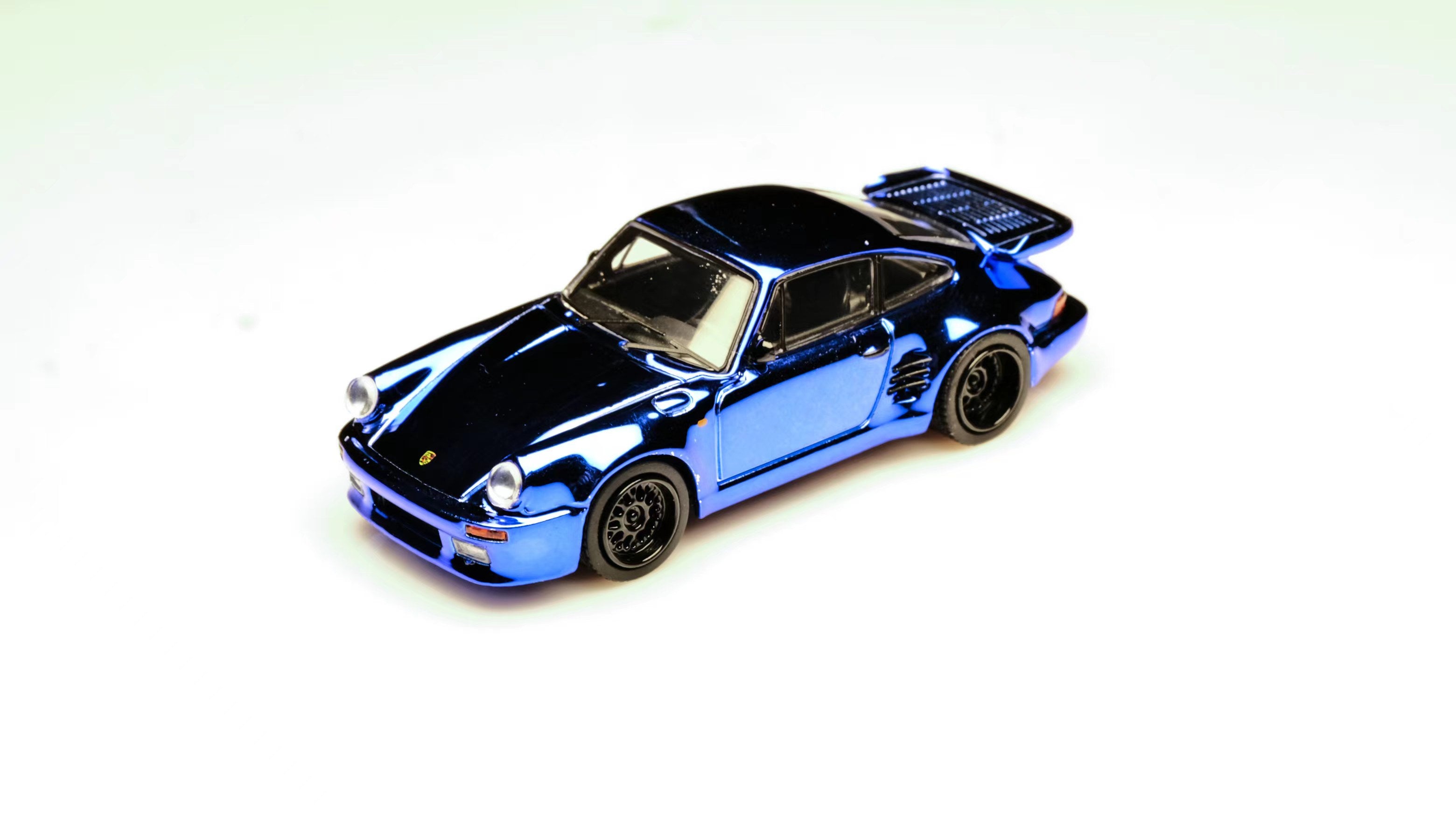 Master 1:64 Porsche 911 (930) Turbo - Chrome Blue – Horizon Diecast