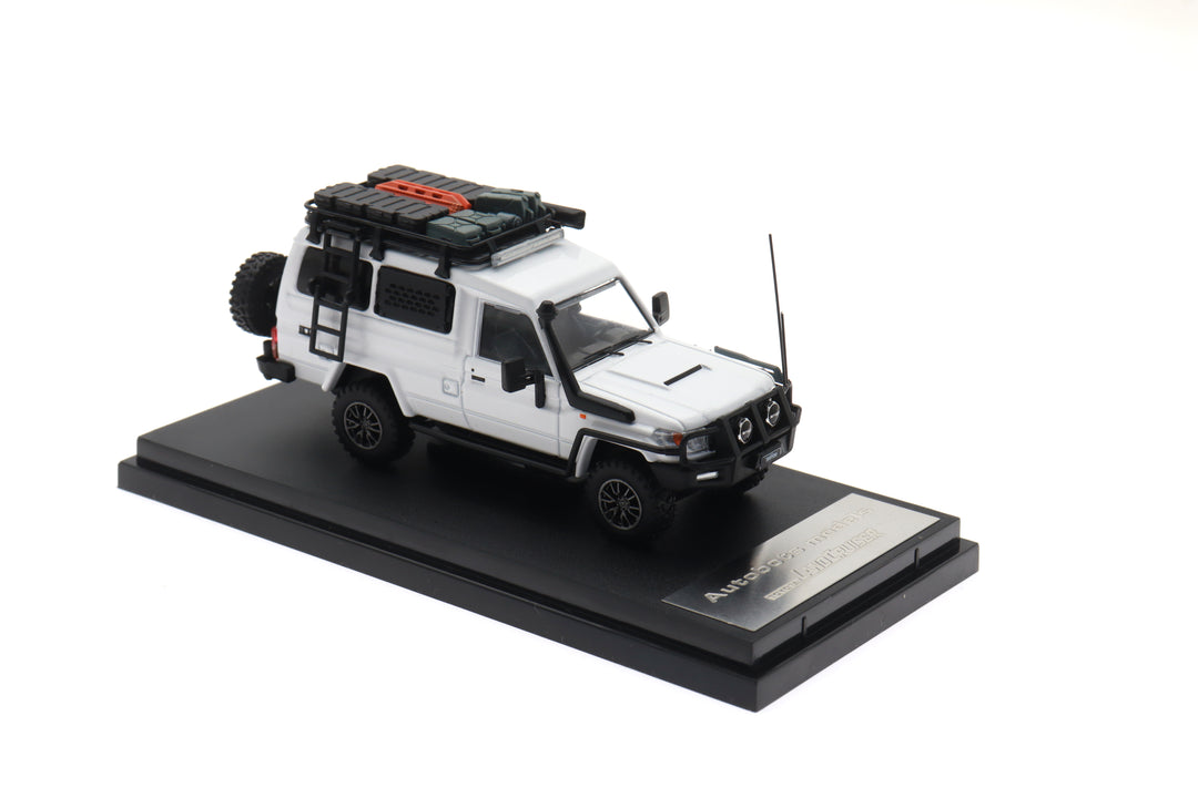 [Preorder] Autobots Models 1:64 Toyota Land Cruiser J70 off-road modified version of LC78 troop carrier (3 Colors)