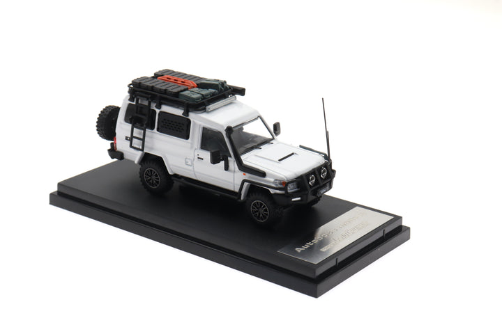 [Preorder] Autobots Models 1:64 Toyota Land Cruiser J70 off-road modified version of LC78 troop carrier (3 Colors)