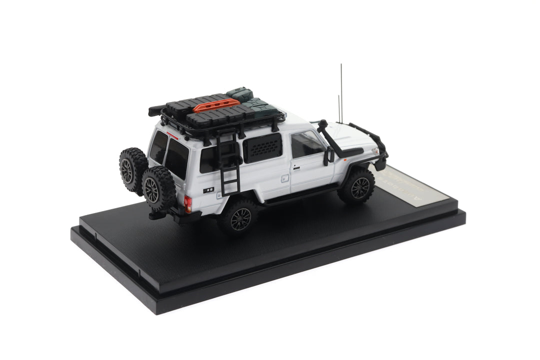 [Preorder] Autobots Models 1:64 Toyota Land Cruiser J70 off-road modified version of LC78 troop carrier (3 Colors)