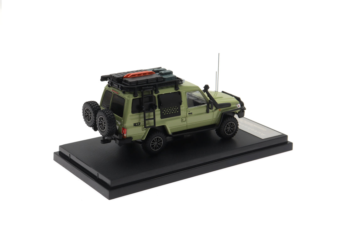 [Preorder] Autobots Models 1:64 Toyota Land Cruiser J70 off-road modified version of LC78 troop carrier (3 Colors)