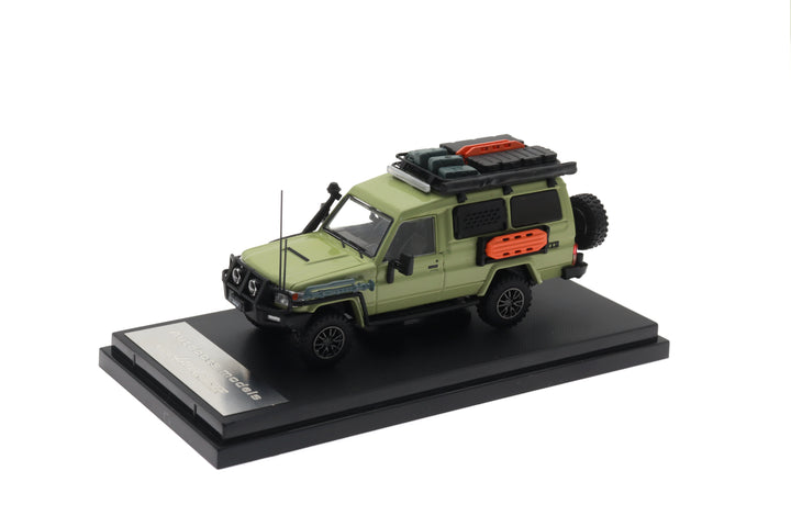 [Preorder] Autobots Models 1:64 Toyota Land Cruiser J70 off-road modified version of LC78 troop carrier (3 Colors)