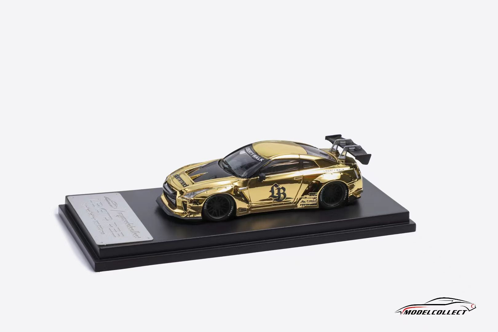 Model Collect 1:64 Nissan GTR R35 LB 1.5 version Chrome Gold