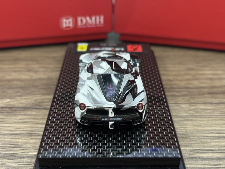 DMH 1:64 La Ferrari Camouflage Livery