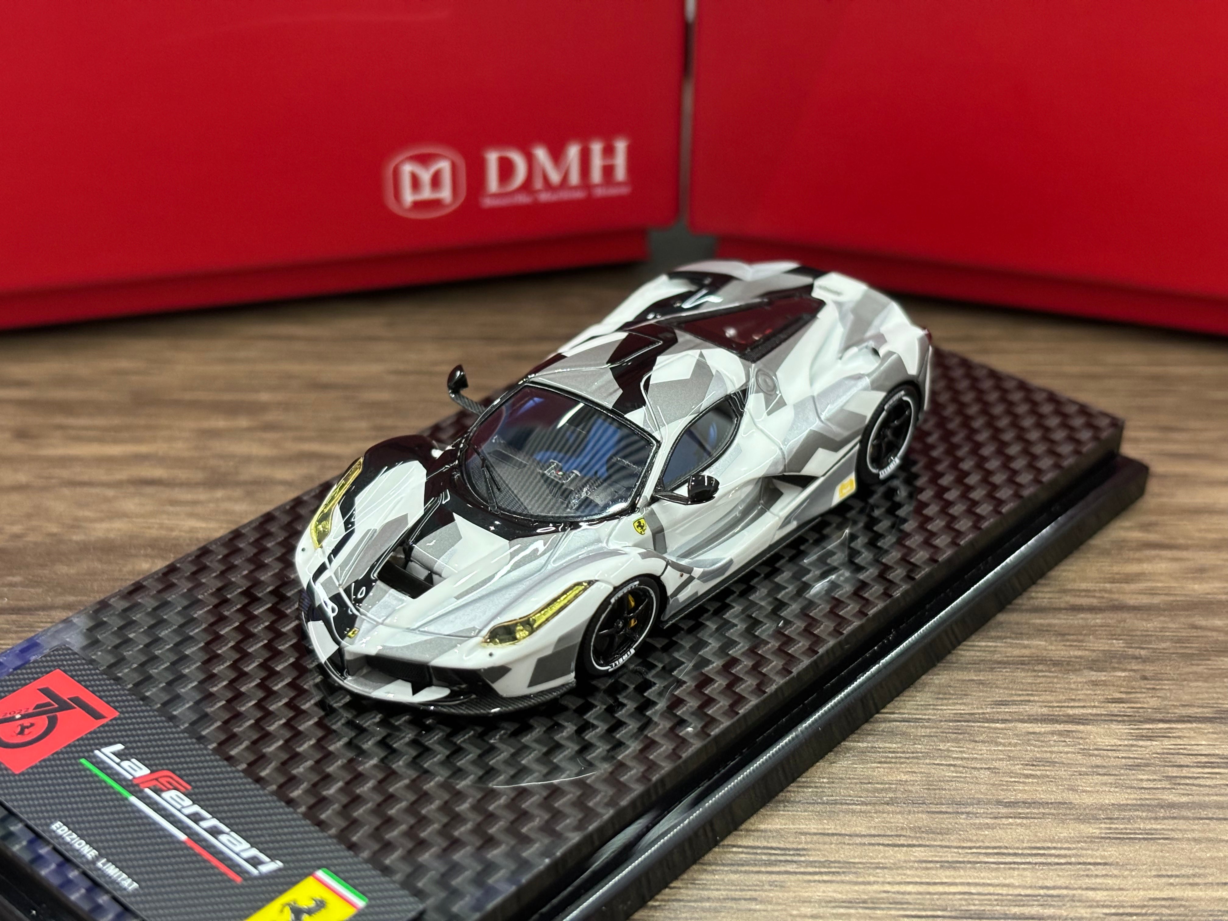 DMH 1:64 La Ferrari Camouflage Livery – Horizon Diecast