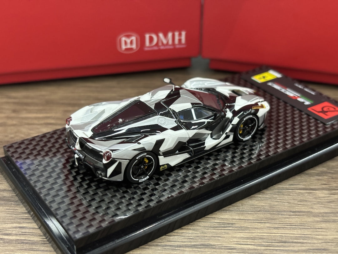 DMH 1:64 La Ferrari Camouflage Livery