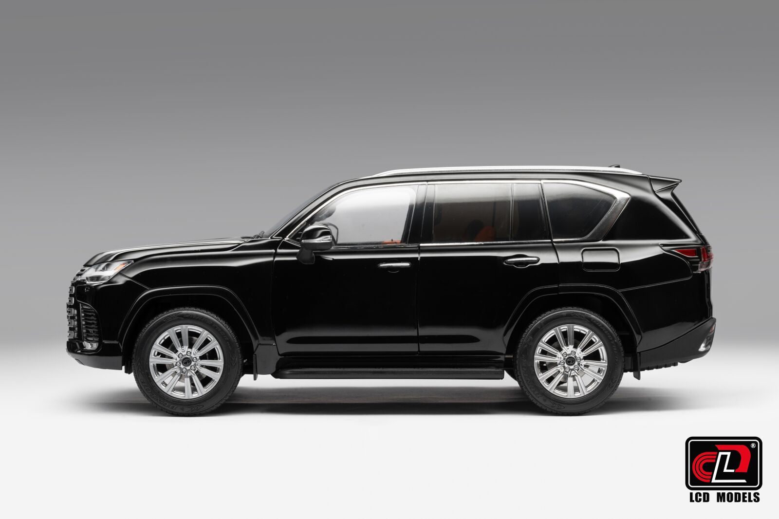 LCD 1:18 Lexus LX600 (Black) – Horizon Diecast