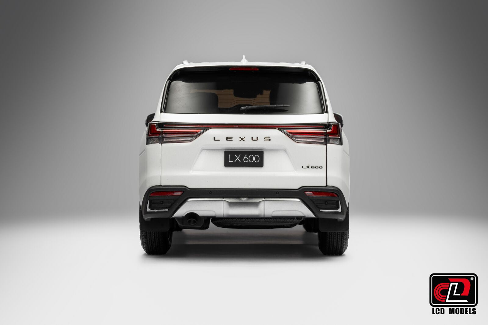 LCD 1:18 Lexus LX600 (White) – Horizon Diecast