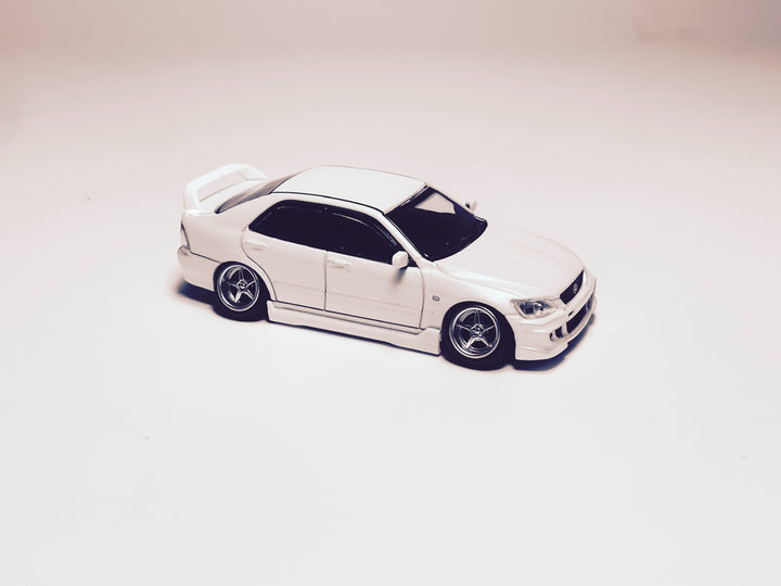 Fine works64 1:64 Lexus IS200 white