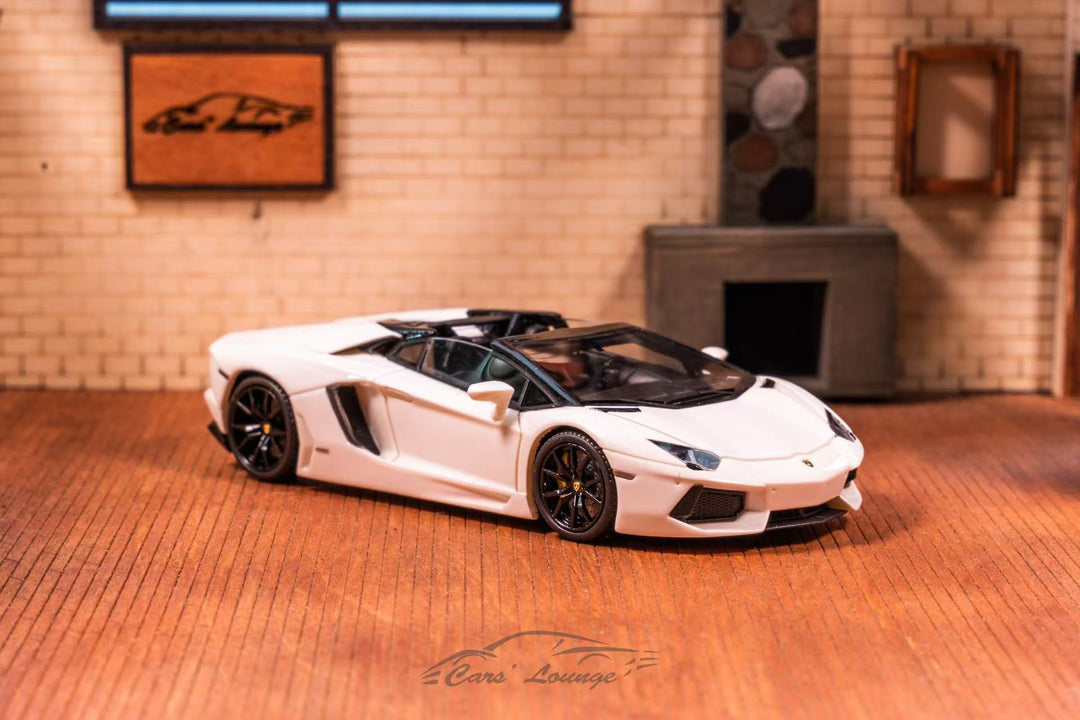 [Preorder] Car's Lounge 1:64 Aventador Roadster (LP-700)