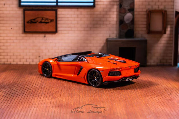 [Preorder] Car's Lounge 1:64 Aventador Roadster (LP-700)