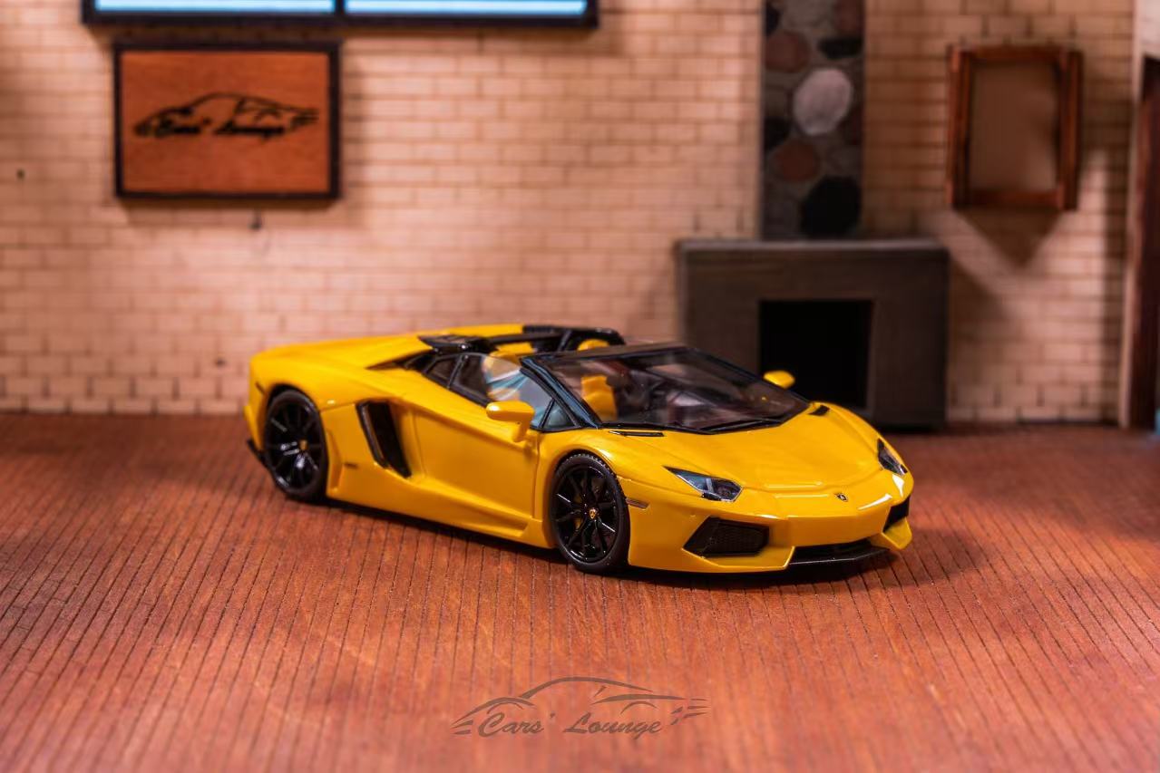 Preorder] Car's Lounge 1:64 Aventador Roadster (LP-700
