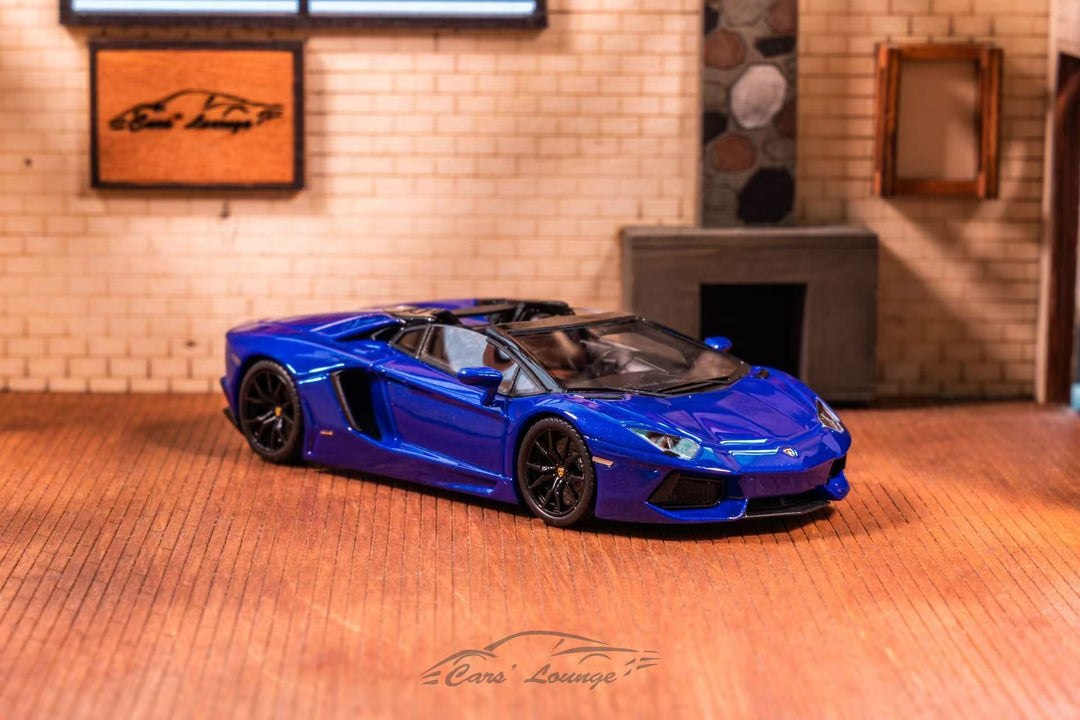 [Preorder] Car's Lounge 1:64 Aventador Roadster (LP-700)